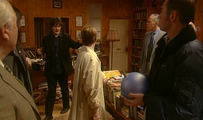 OI! YOU LOT, YOU BETTER CLEAR OFF, I HAVE TO DO A FEW... 