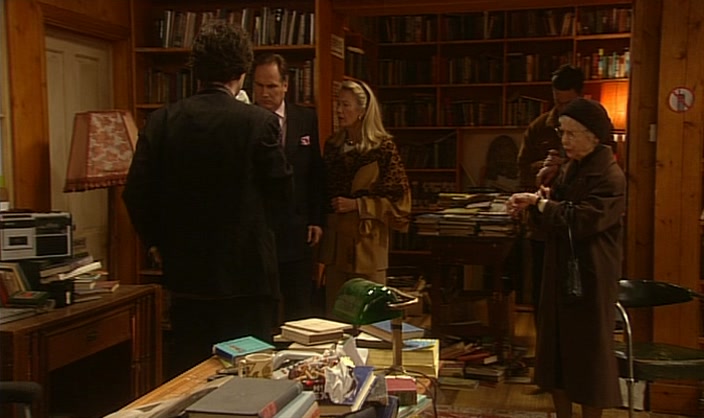 - TIME TO GO HOME! COME ON! - IT'S ONLY QUARTER TO THREE. 