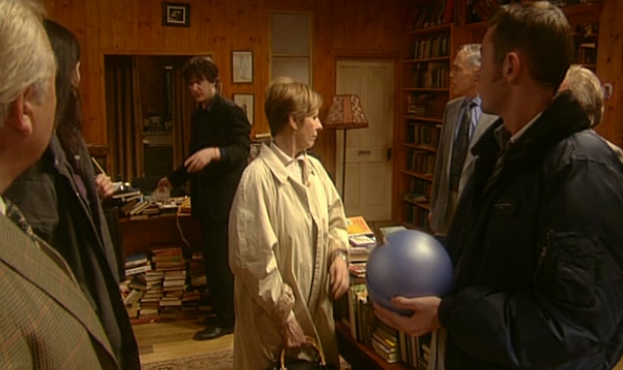 OI! YOU LOT, YOU BETTER CLEAR OFF, I HAVE TO DO A FEW... 