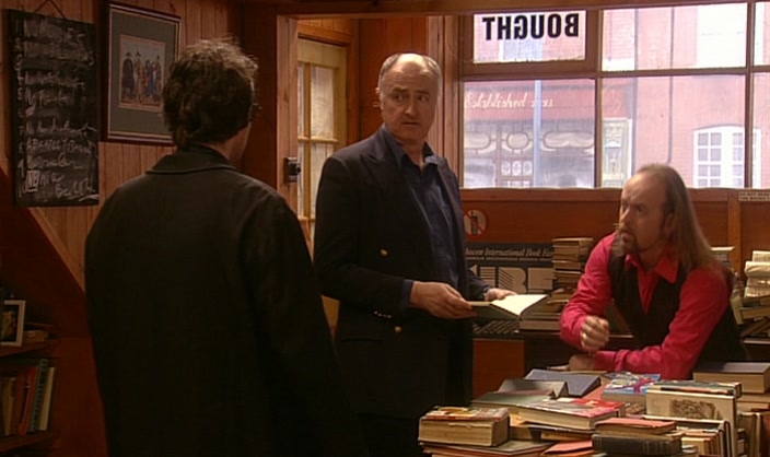 - WHO ARE YOU?! WHAT ARE YOU DOING?! - I'M JUST A CUSTOMER. 