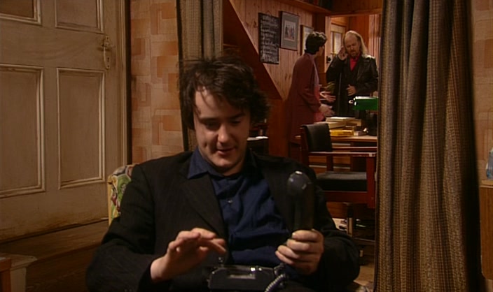 - OW... OW... OW... - WHAT? WHAT? 