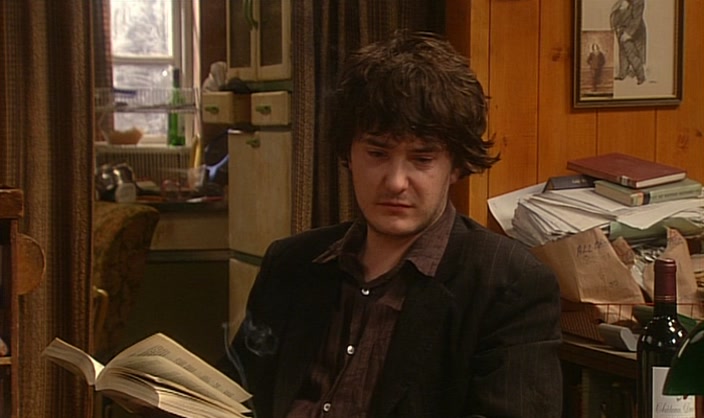 - THAT'S JUST A LITTLE... - THERE'S JAM IN THE BATH. 