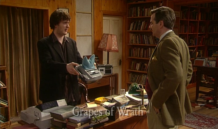 - I DON'T WANT THIS, FREDDIE. - IT'S A GIFT. 