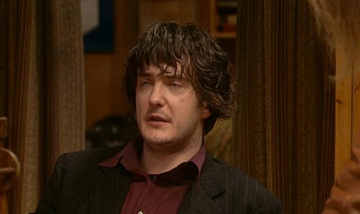 SARAH'S AN INTERIOR DESIGNER. SHE'S ON THAT PROGRAMME, 