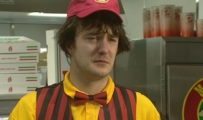- GIVE ME A QUID. - CAN I GET SOME CHIPS AS WELL? 