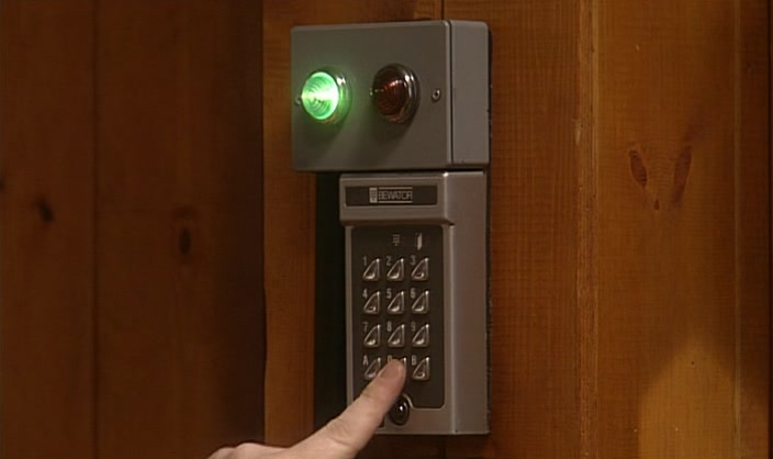 OK, IT'S VERY SIMPLE. WHEN YOU GO OUT, JUST PRESS 05 TO ARM. 