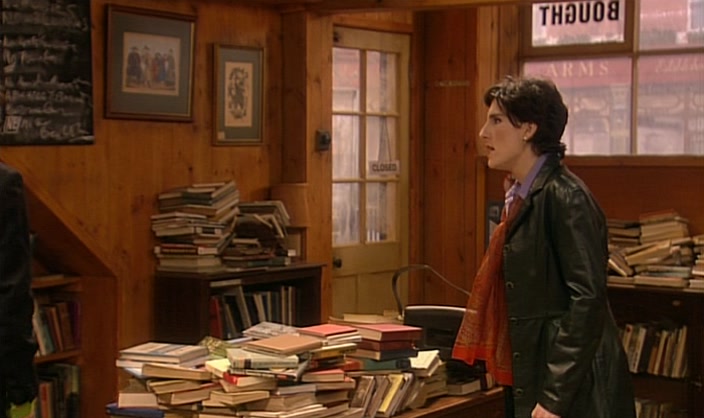 - AND YOU HATED HIS BEARD. - I KEPT FINDING IT EVERYWHERE! 