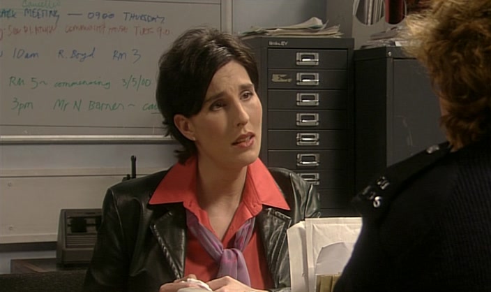 - CAN I GET YOU ANYTHING? - OH, I'D LOVE A GLASS OF WHITE. 