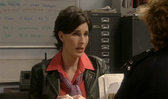 - CAN I GET YOU ANYTHING? - OH, I'D LOVE A GLASS OF WHITE. 
