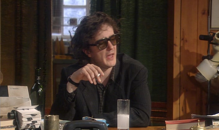 - I'M GOING TO LUNCH. - YOU CAN'T. 