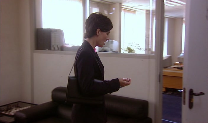 - OH, GREAT. ER, RIGHT. - GO ON, GO ON. 