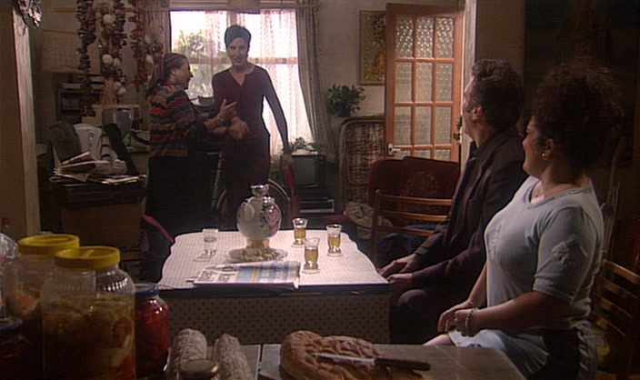 - HERE SHE IS. - OH, FRAN! POLIKNISH! 
