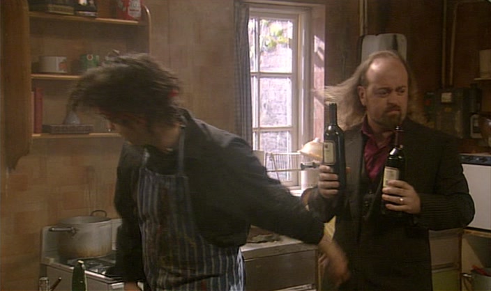 - IL N'Y A PAS D'ANYTHING ELSE. - (CREATURES GRUNTING) 