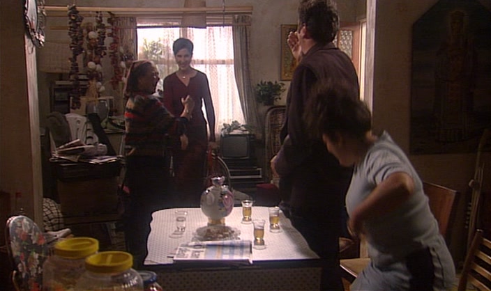 - HERE SHE IS. - OH, FRAN! POLIKNISH! 