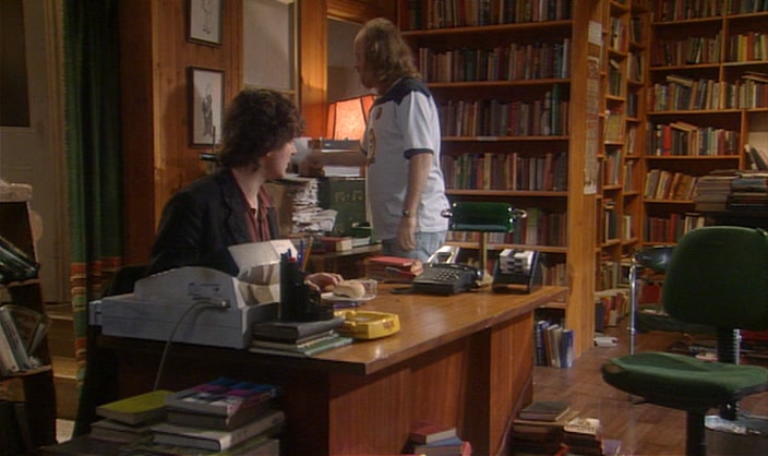 W-WHY HAVE YOU MOVED EVERYTHING ON MY DESK? WHERE'S MY LIGHTER? 