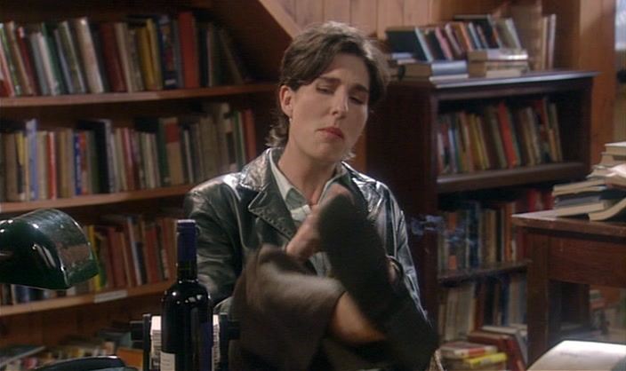 COME ON, OPEN THE BOOTLE.  