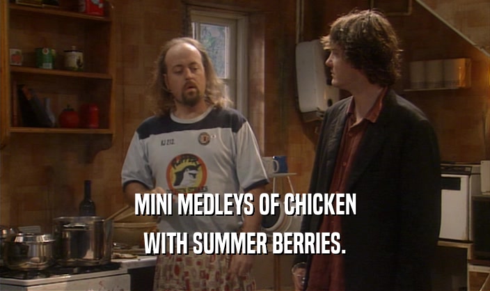 MINI MEDLEYS OF CHICKEN WITH SUMMER BERRIES. 