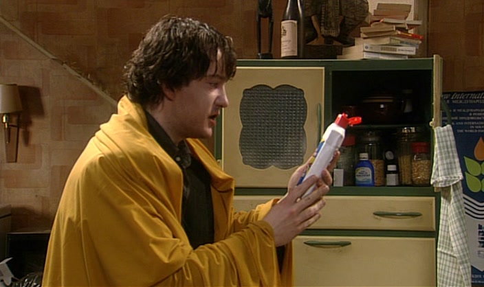 KAPOW OVEN CLEANER. IF YOU CAN CLEAN AN OVEN, YOU CAN CLEAN ME. 