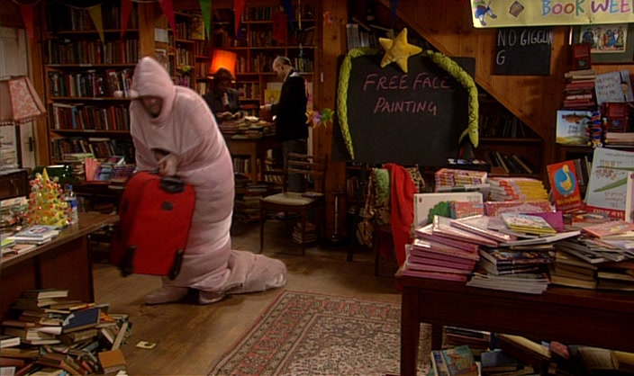 OH, FRAN, YOU FORGOT YOUR BAG!  