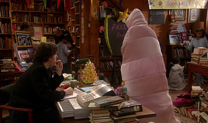 OH, FRAN, YOU FORGOT YOUR BAG!  
