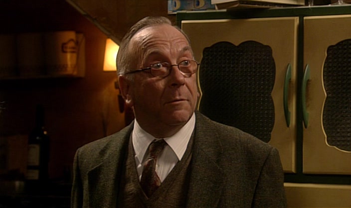 - TO WHAT? - I'M SURE YOU'VE GOT A LOT TO TALK ABOUT. 