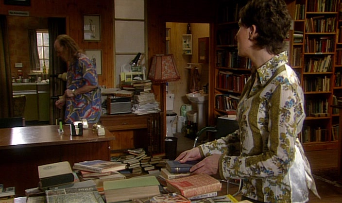 - COME ON, THERE'S WORK TO DO. - YOU'RE KEEN. I LIKE THAT. 