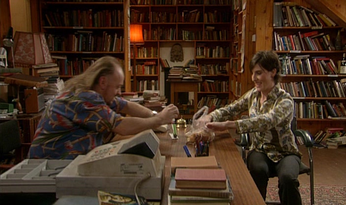 AHA... SO, WHAT DID YOU SEE ON TV LAST NIGHT? 