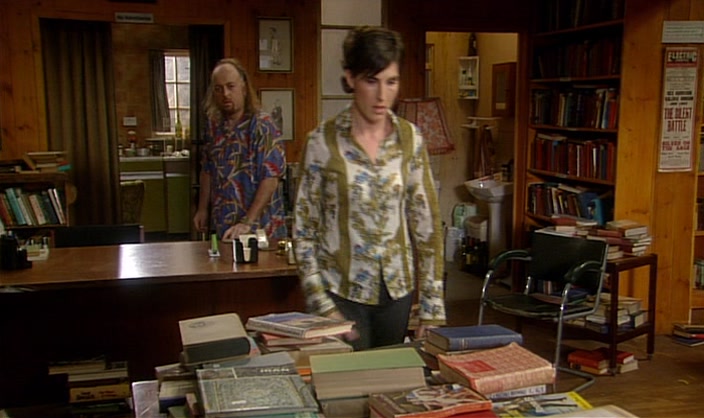 - COME ON, THERE'S WORK TO DO. - YOU'RE KEEN. I LIKE THAT. 