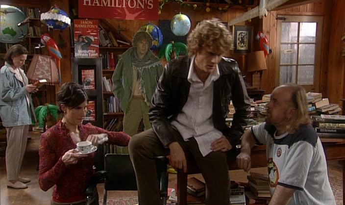 - YOU HAD DUST ON YOUR KNEES. - THANK YOU, FRAN. 
