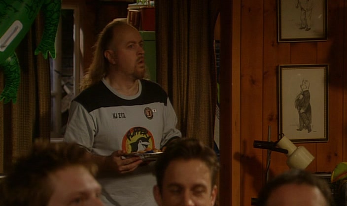 - MANNY, CAN WE STOP THE NOISE? - I'LL SORT IT OUT. 
