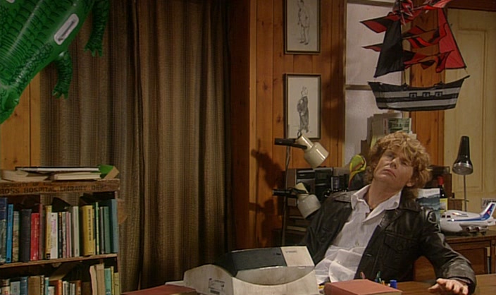 - I WAS GONNA MAKE TEA. - SO WAS I! 