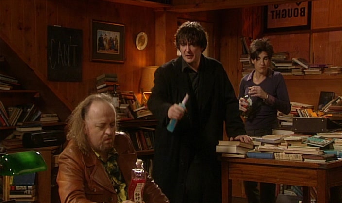 - GIVE US A BIT. SWAP, COME ON. - NO. IT'S MINE! 