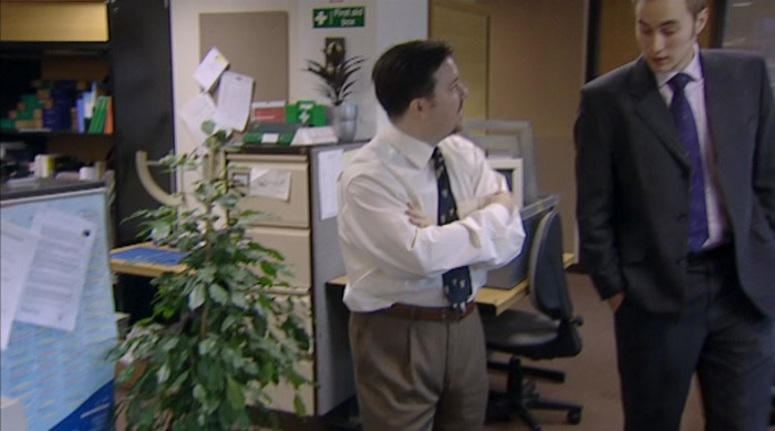 - THIS IS THE RECYCLING BIN. - RIGHT. 