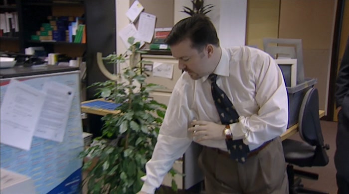 - THIS IS THE RECYCLING BIN. - RIGHT. 