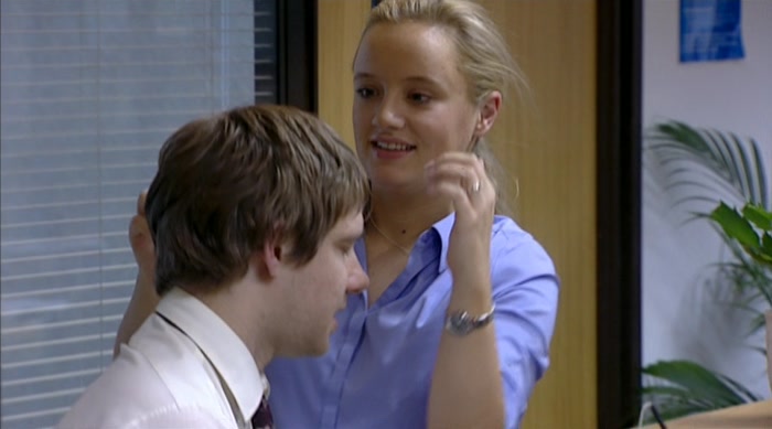 - DO THAT BIT WITH YOUR NAILS. - SSHH! 
