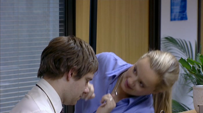 - DO THAT BIT WITH YOUR NAILS. - SSHH! 