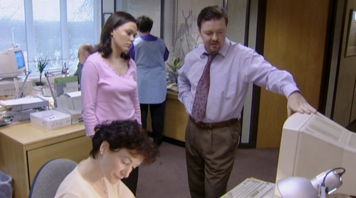 EVERYONE'S GOT E-MAIL. HAVE YOU USED E-MAIL BEFORE? 