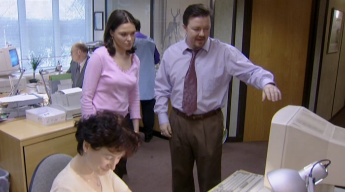 EVERYONE'S GOT E-MAIL. HAVE YOU USED E-MAIL BEFORE? 