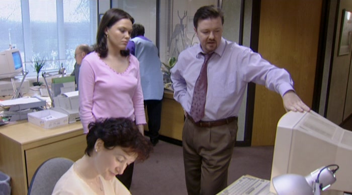 EVERYONE'S GOT E-MAIL. HAVE YOU USED E-MAIL BEFORE? 