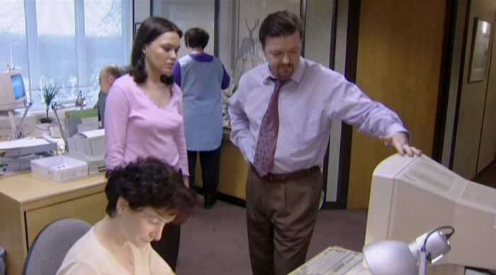- I'LL JUST SHOW HER ON HERE. - YEAH. 