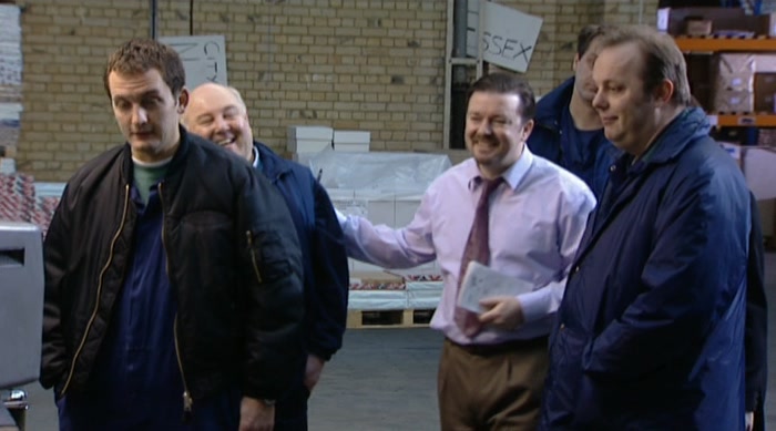 ALL RIGHT, LADS? WHAT ARE YOU WATCHING?  