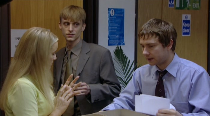 - I'M TRYING TO WORK IN HERE. - SORRY, MATE. 