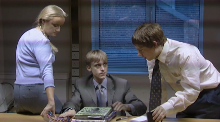 GARETH, WE'RE HAVING AN ARGUMENT. WE NEED YOUR HELP. 