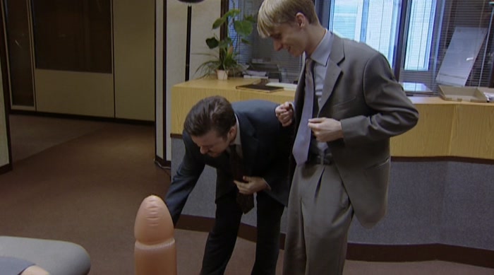 HELLO, AUSTIN POWERS. I'M THE NAKED MINI ME.  