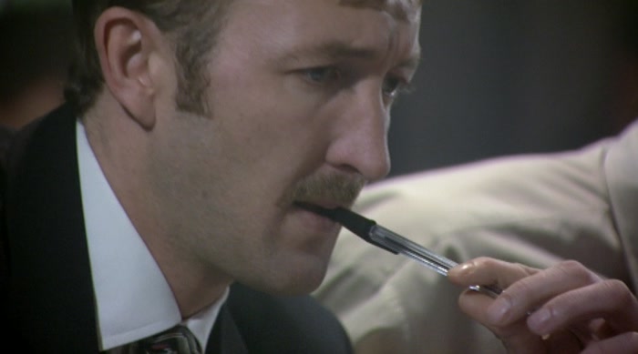 - I WANT YOU TO ANSWER, FINCHY! - WHAT IS IT? 