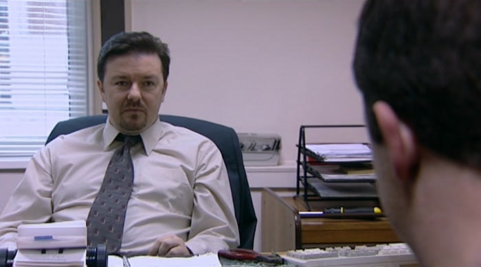 - NO, HE'S A MIDGET. - WHAT'S THE DIFFERENCE? 