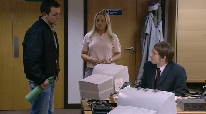 - YEAH. I'VE JUST COME TO APOLOGISE. - DON'T WORRY ABOUT IT. 