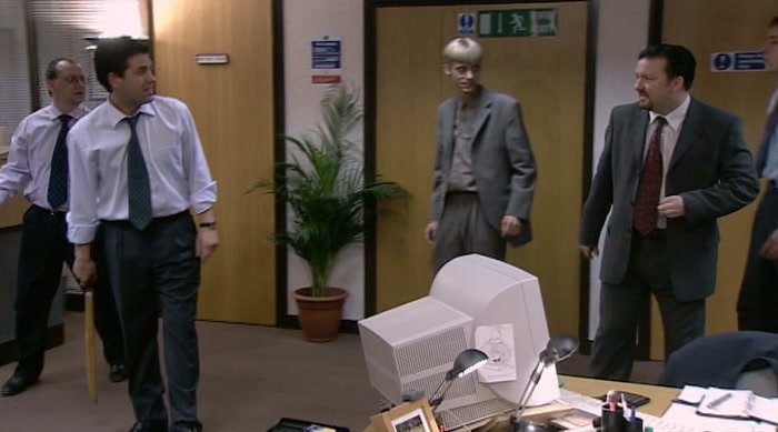 - YOU SHOULD WORK. IT'S QUARTER PAST TWO. - ALL RIGHT. WE'RE JUST FINISHING OFF. 