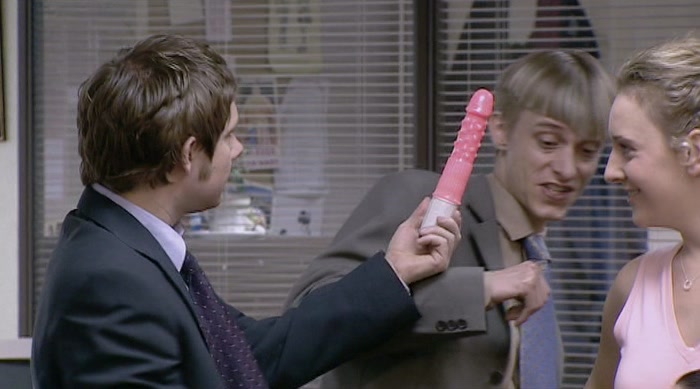 - I'M NOT TOUCHING THAT. - WHY? LOOK. 