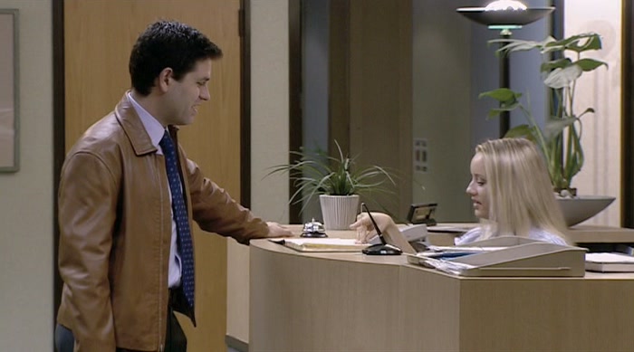 - HE'S SORT OF... - IT'S TEN TO TEN. 